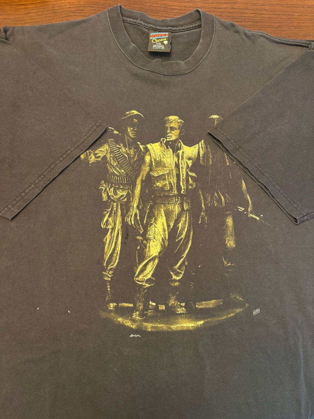 Vintage M.J. Soffe Vietnam Veterans Memorial Three Servicemen T-Shirt USA